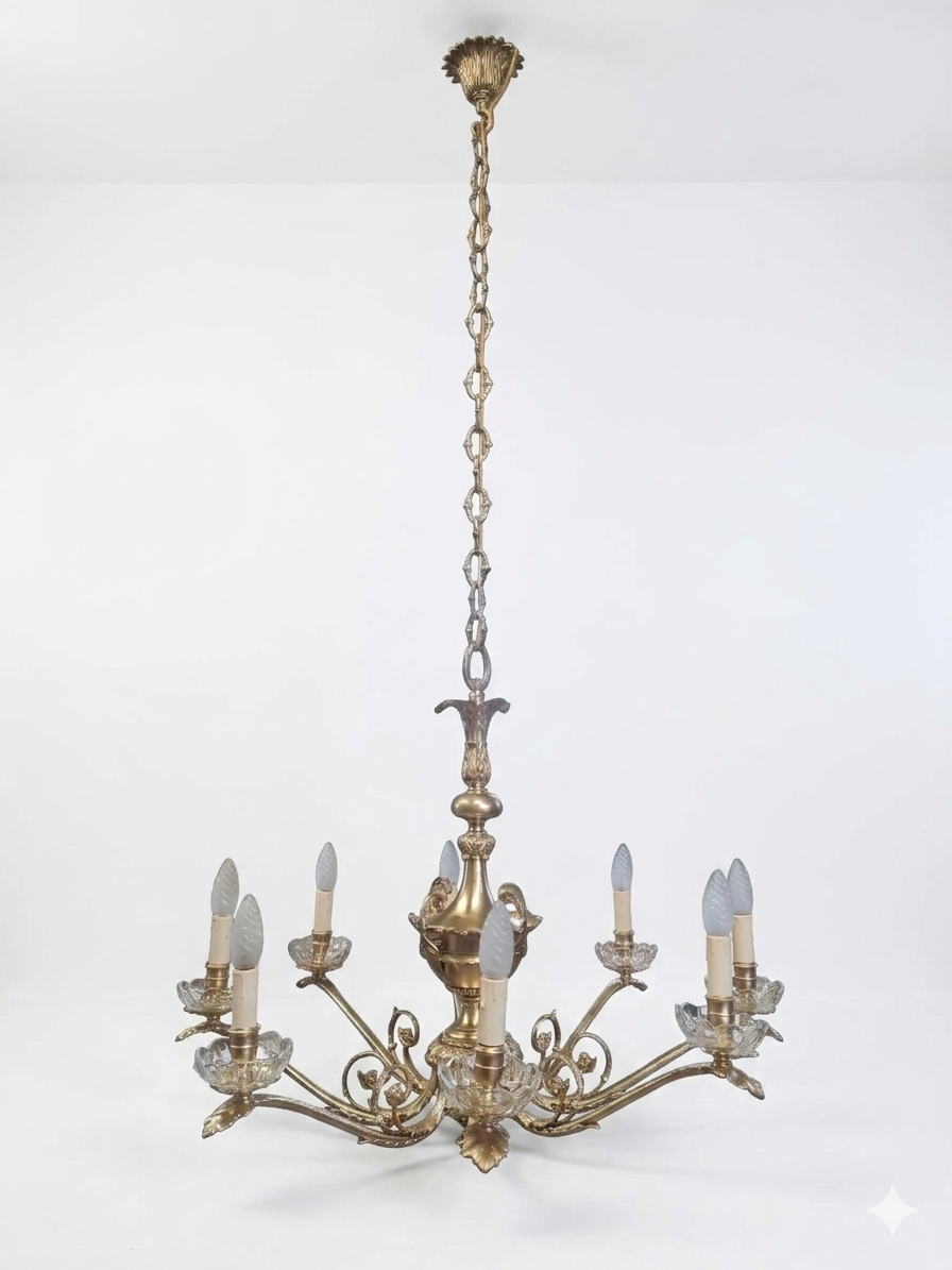 Lampadario vintage in ottone a 8 braccia