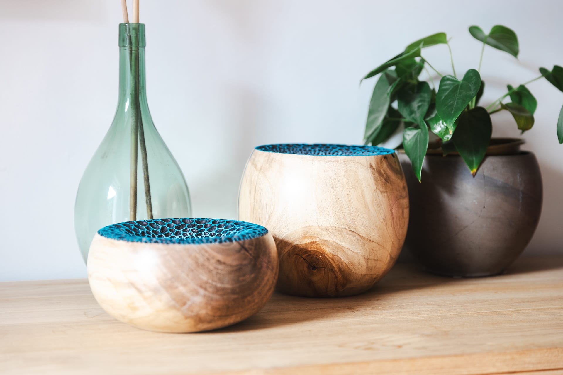 Ciotole in legno di noce tornito