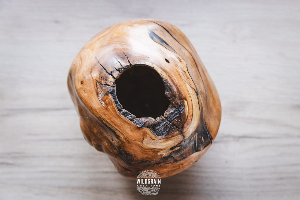 Vaso in legno di melo