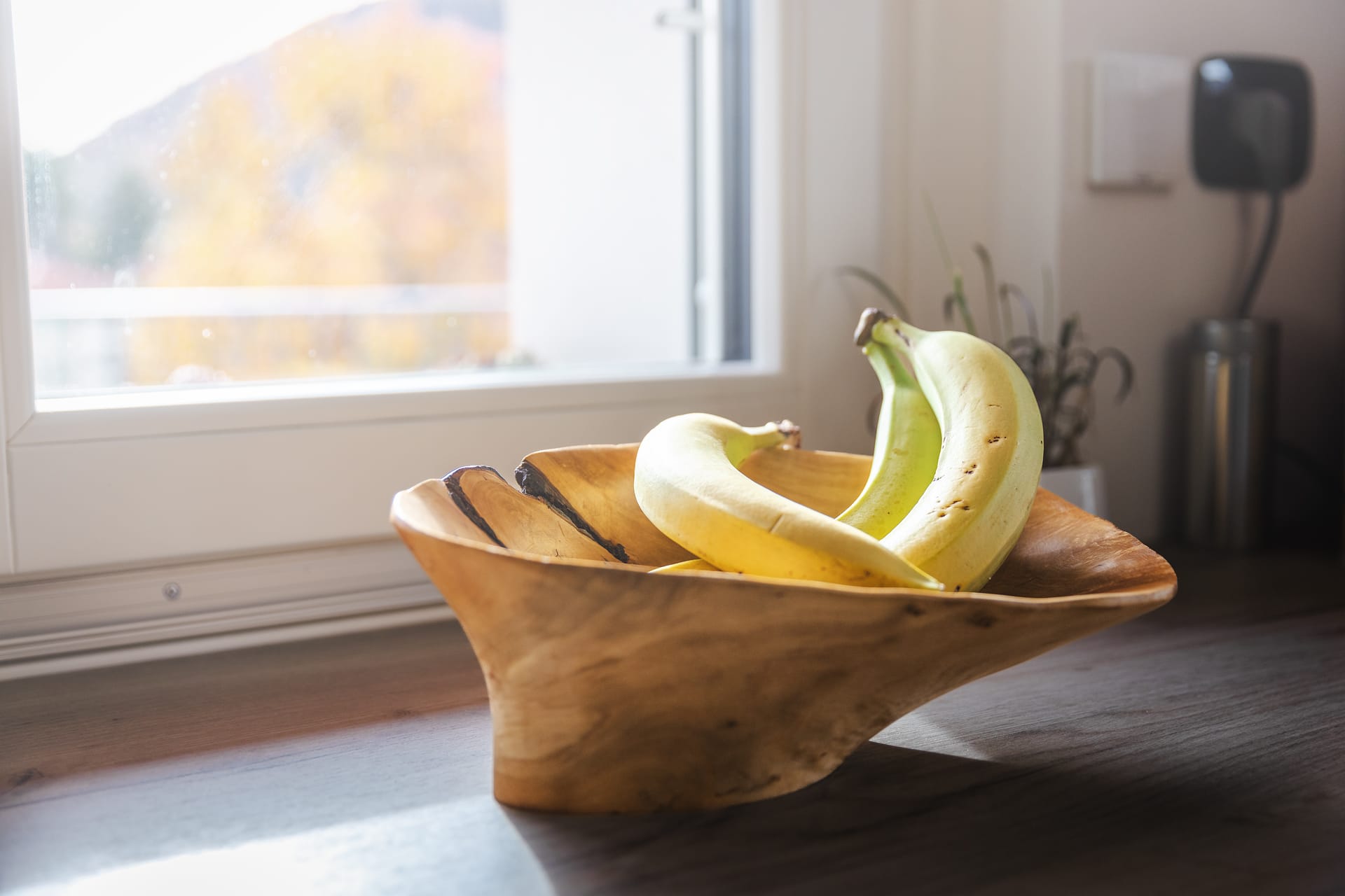 Portafrutta in legno di tiglio