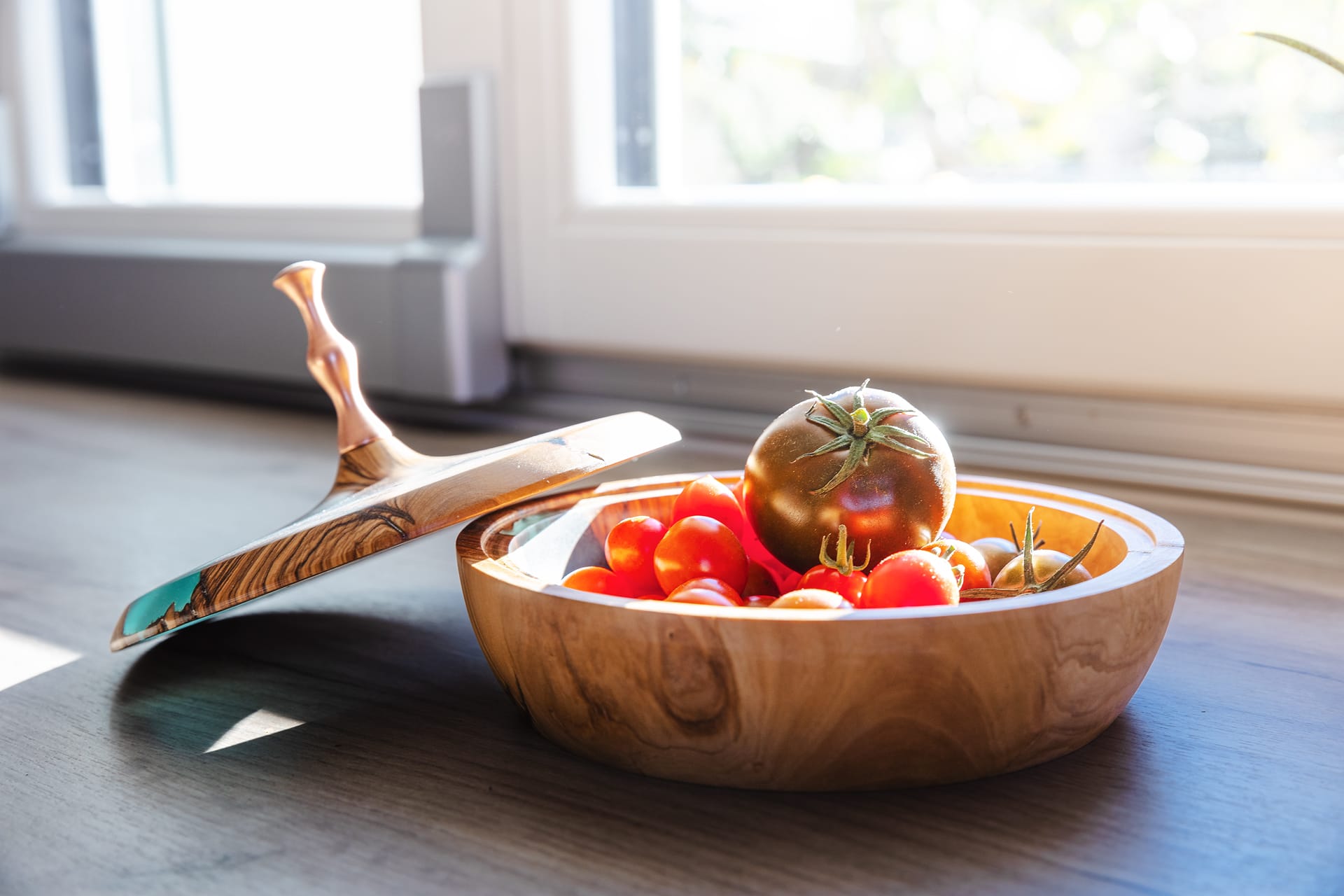 Scatola in legno d'ulivo e resina