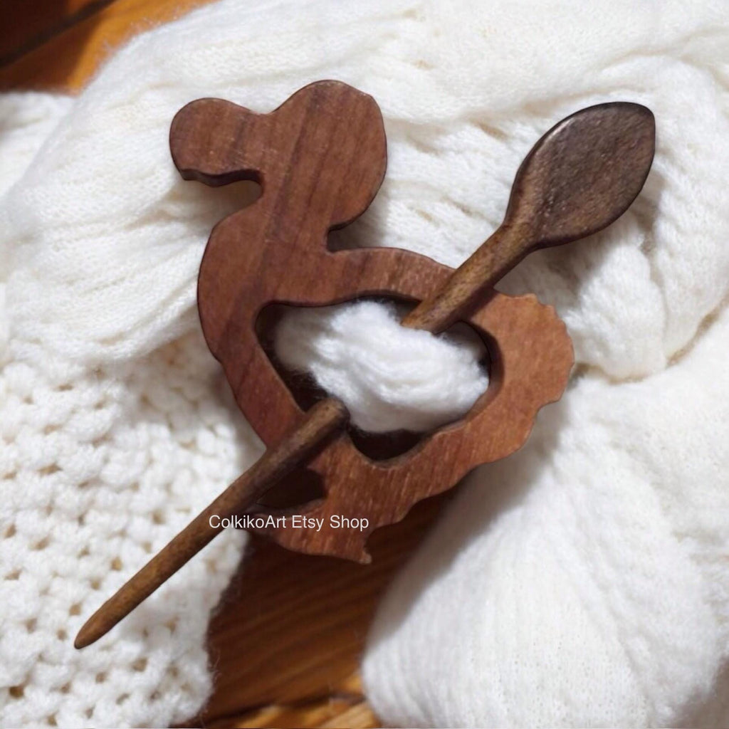 Spilla in legno per scialle - Dodo