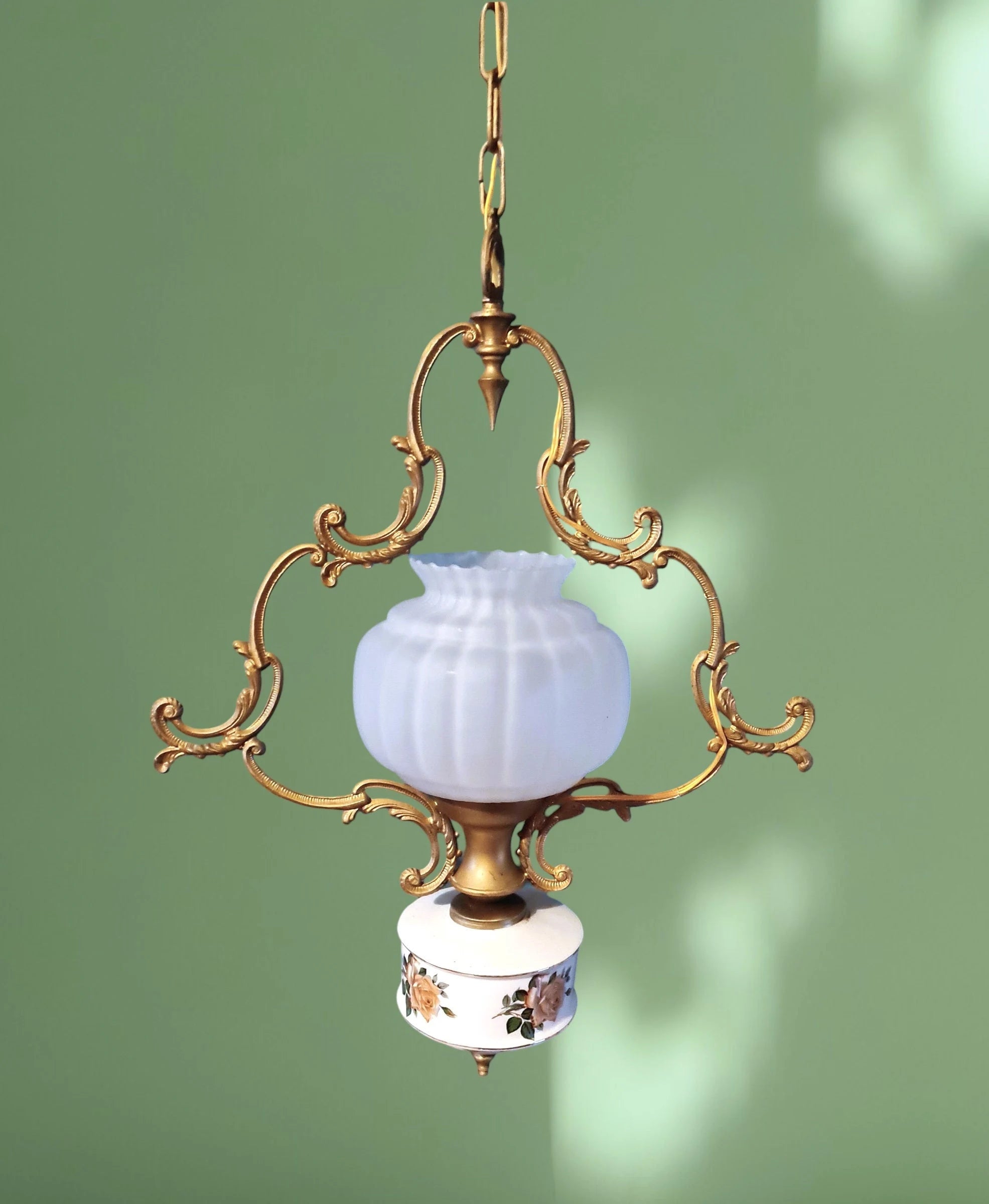 Lampada a sospensione con vetro opaino