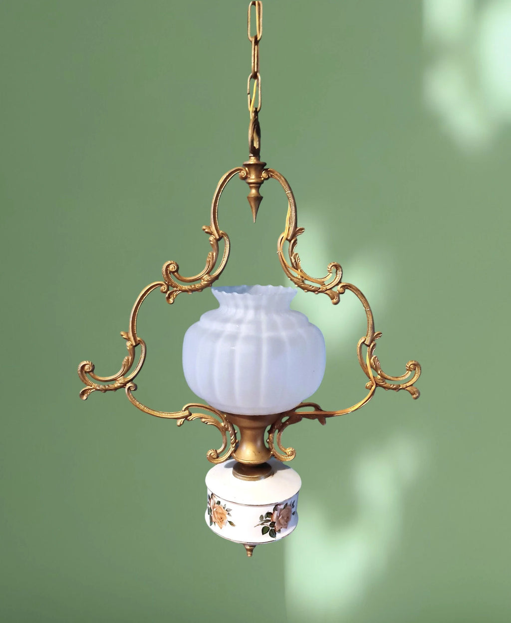 Pendant lamp with opaque glass