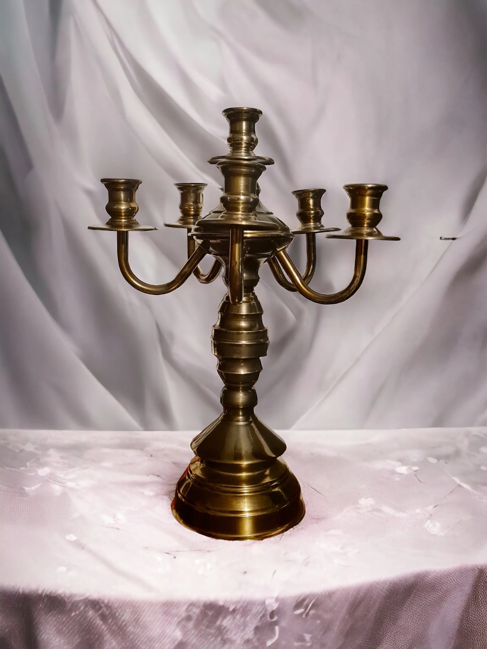 Candelabro in metallo dorato vintage