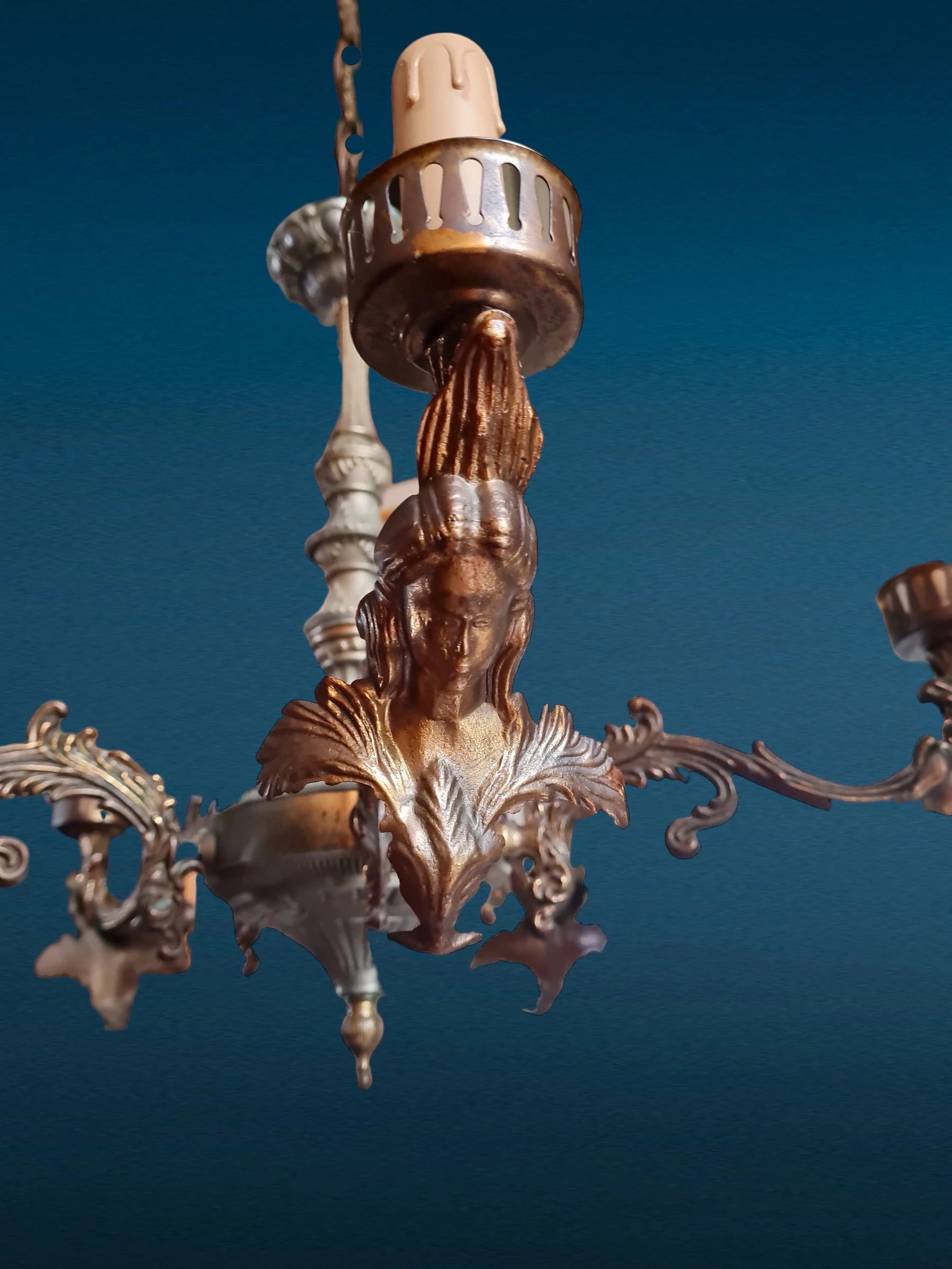 Lustre italien vintage à 5 bras orné de cariatides