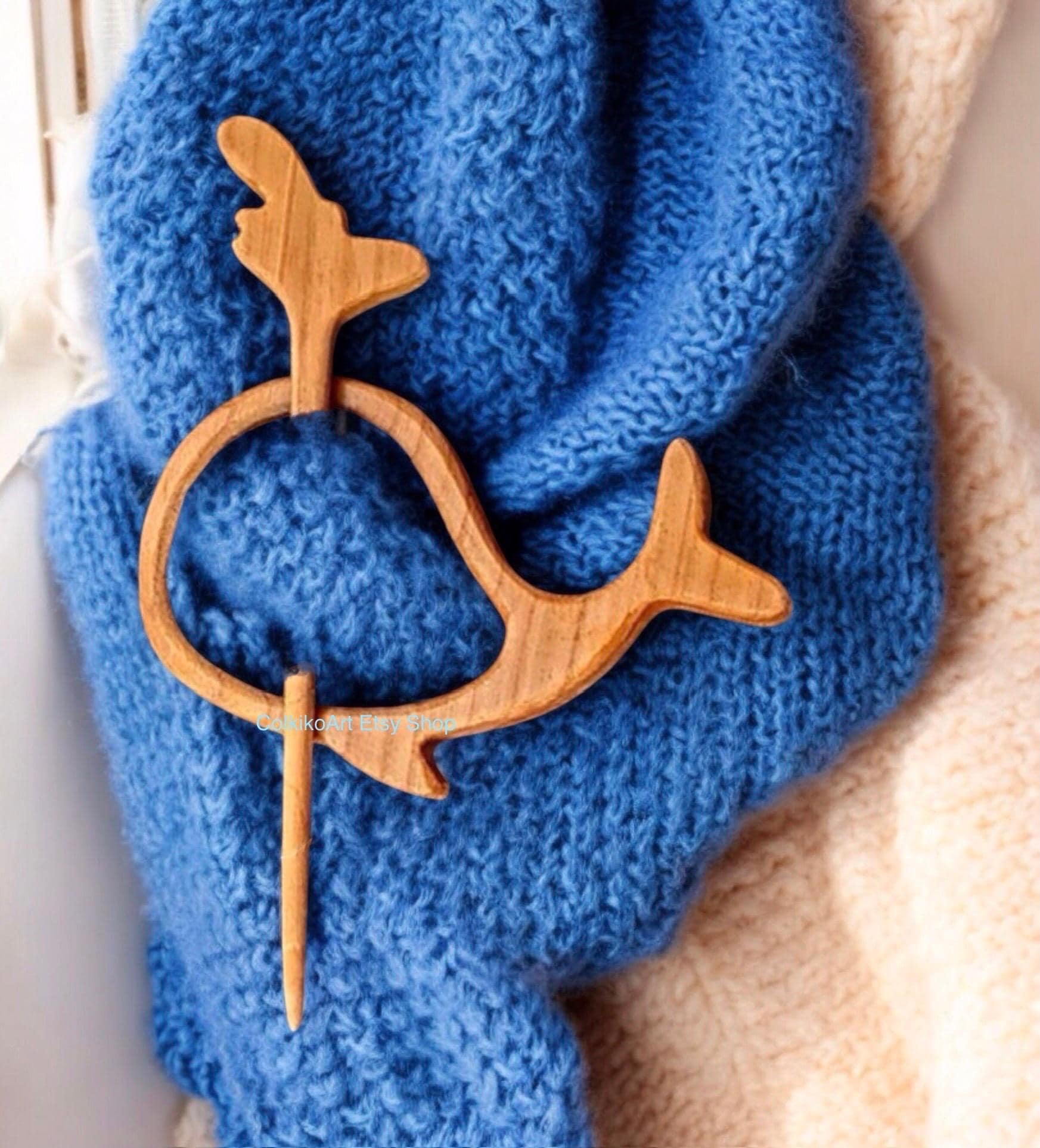 Whale Wooden Shawl Pin, Wood Brooch, knitted Scarf Pin, Women Gift,Accessory, Jewlery, whale