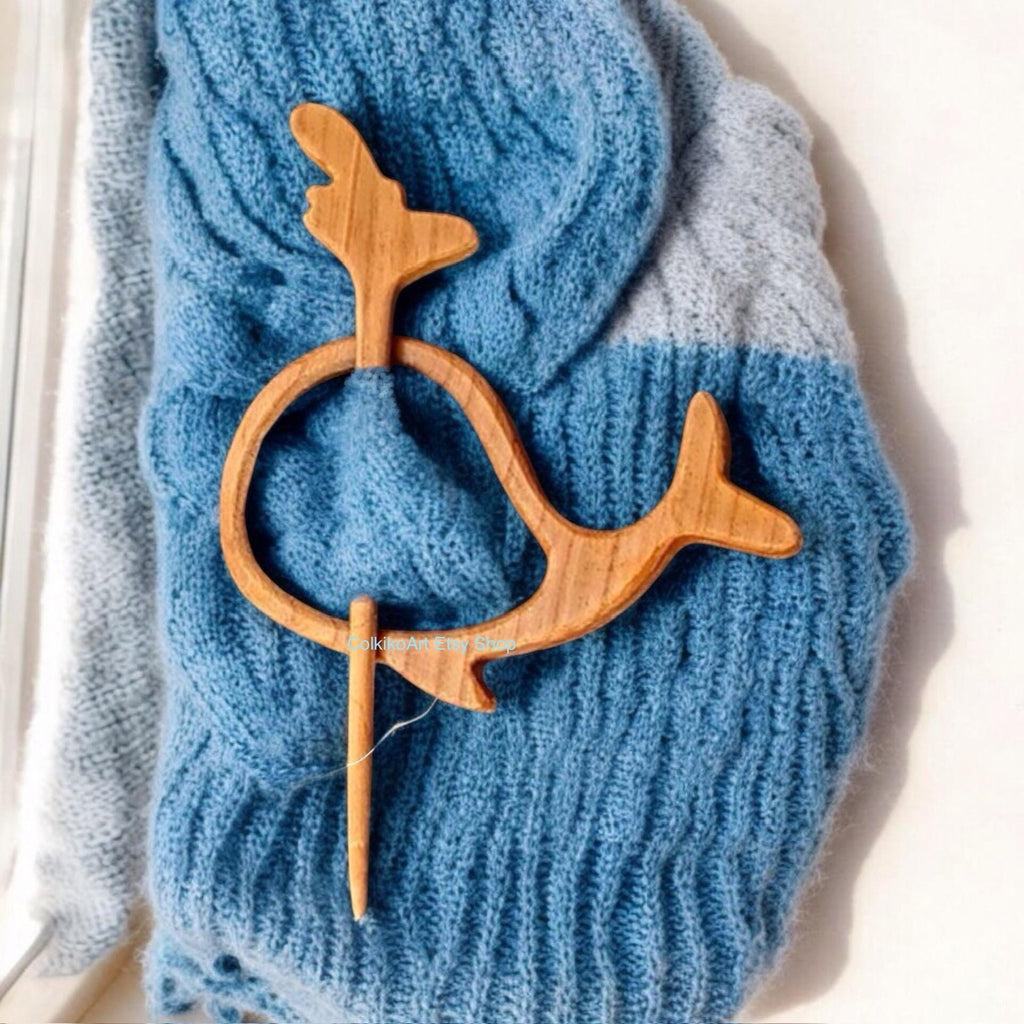 Whale Wooden Shawl Pin, Wood Brooch, knitted Scarf Pin, Women Gift,Accessory, Jewlery, whale