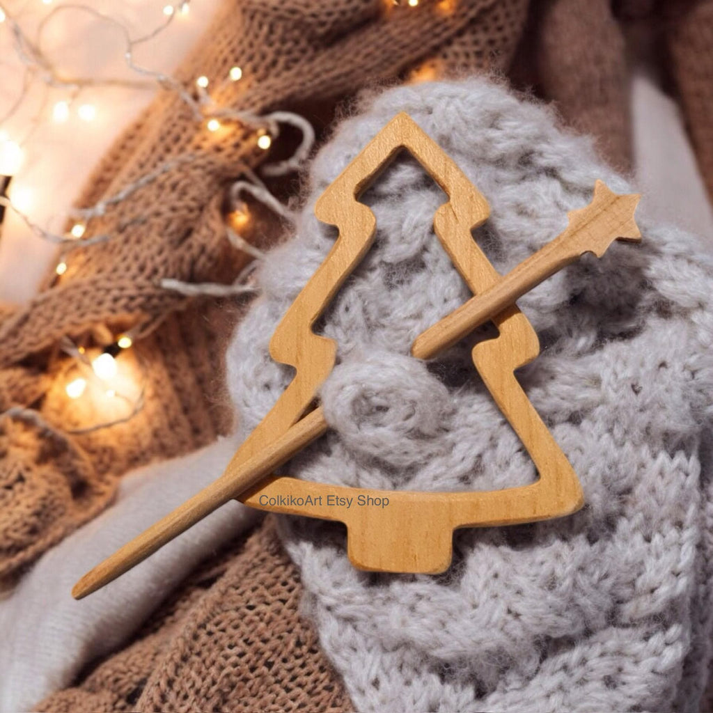 christmas tree Wooden Shawl Pin, Wood Brooch, knitted Scarf Pin, Women Gift,Accessory, Jewlery