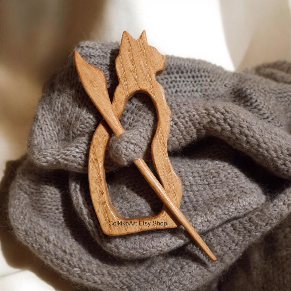 Cat lover Wooden Shawl Pin, Wood Brooch, Wood Scarf Pin, Women Gift, kittens,Eco friendly Accessory, Jewlery, love, geart pin, brooch