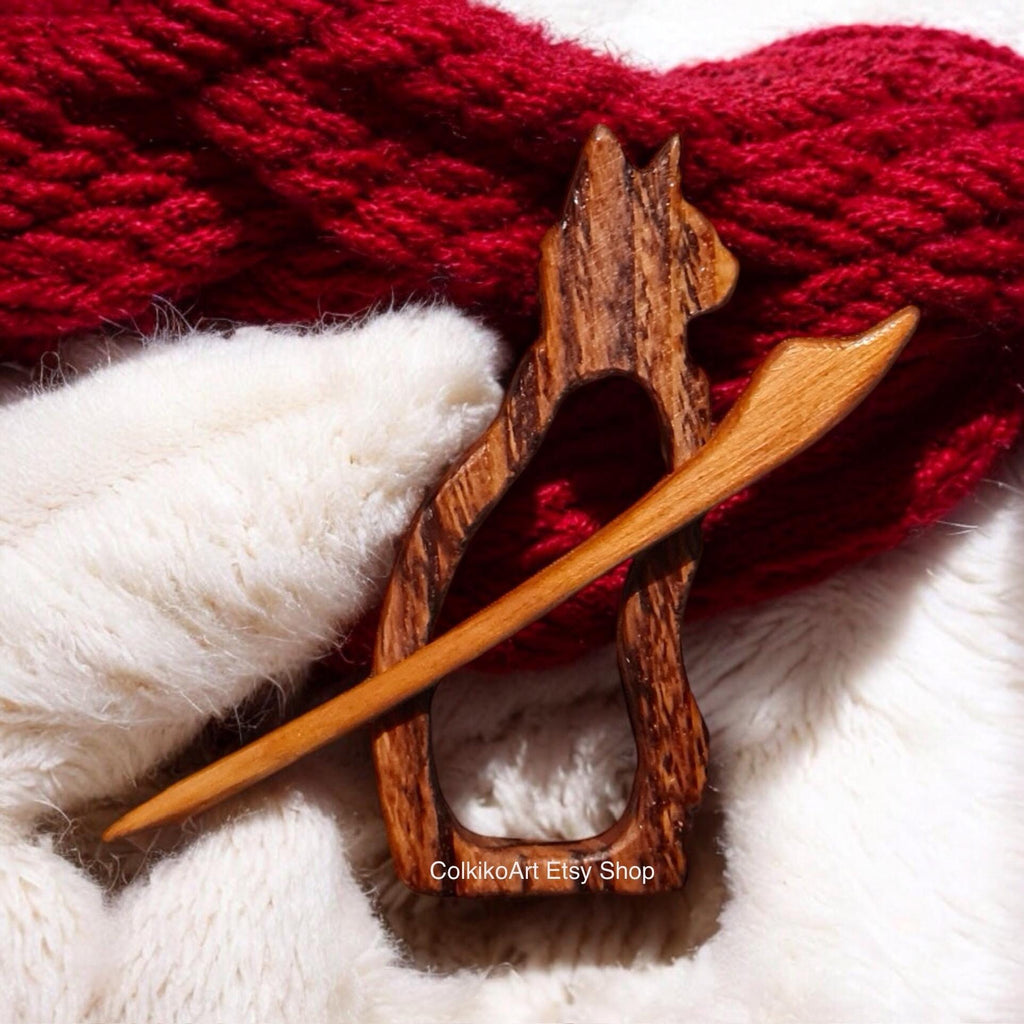 Cat lover Wooden Shawl Pin, Wood Brooch, Wood Scarf Pin, Women Gift, kittens,Eco friendly Accessory, Jewlery, love, geart pin, brooch