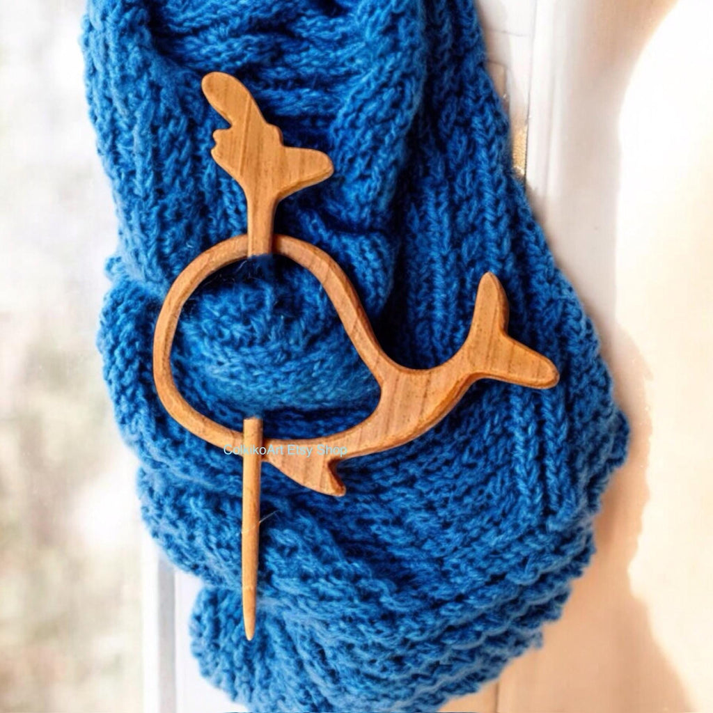 Whale Wooden Shawl Pin, Wood Brooch, knitted Scarf Pin, Women Gift,Accessory, Jewlery, whale
