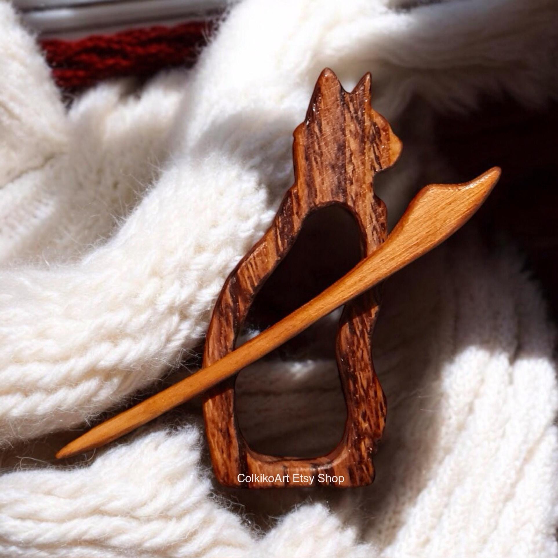 Cat lover Wooden Shawl Pin, Wood Brooch, Wood Scarf Pin, Women Gift, kittens,Eco friendly Accessory, Jewlery, love, geart pin, brooch