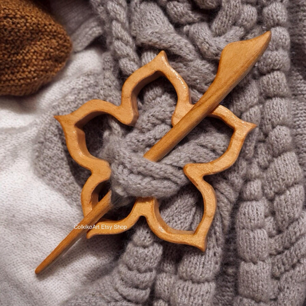 Flower Wooden Shawl Pin, Wood Brooch, Wood Scarf Pin, Women Gift, Eco friendly Accessory, Jewlery, geart pin