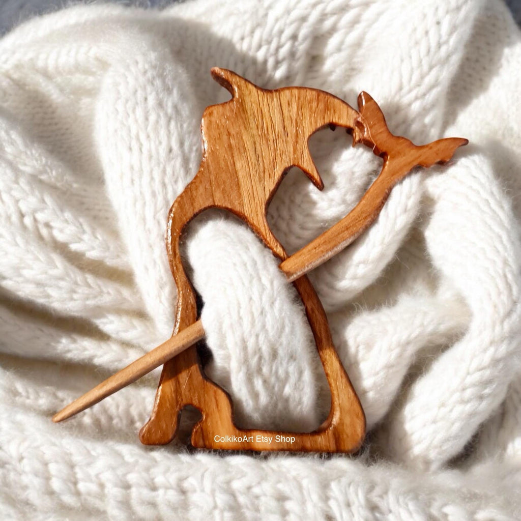 Cat lover kitten Wooden Shawl Pin, Wood Brooch, Wood Scarf Pin, Women Gift, kittens,Eco friendly Accessory, Jewlery, love, geart pin, brooch