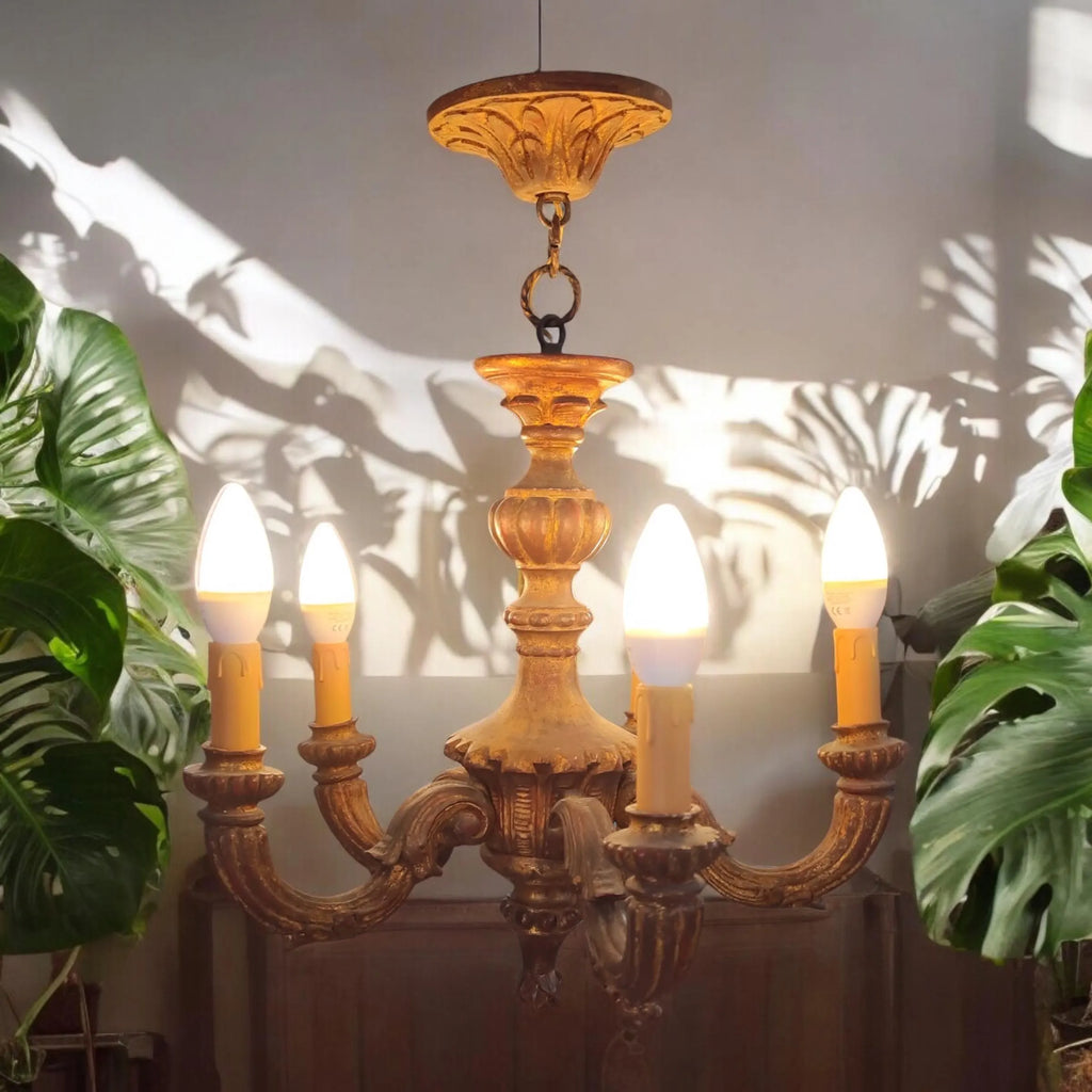Lampadario in legno a 5 braccia