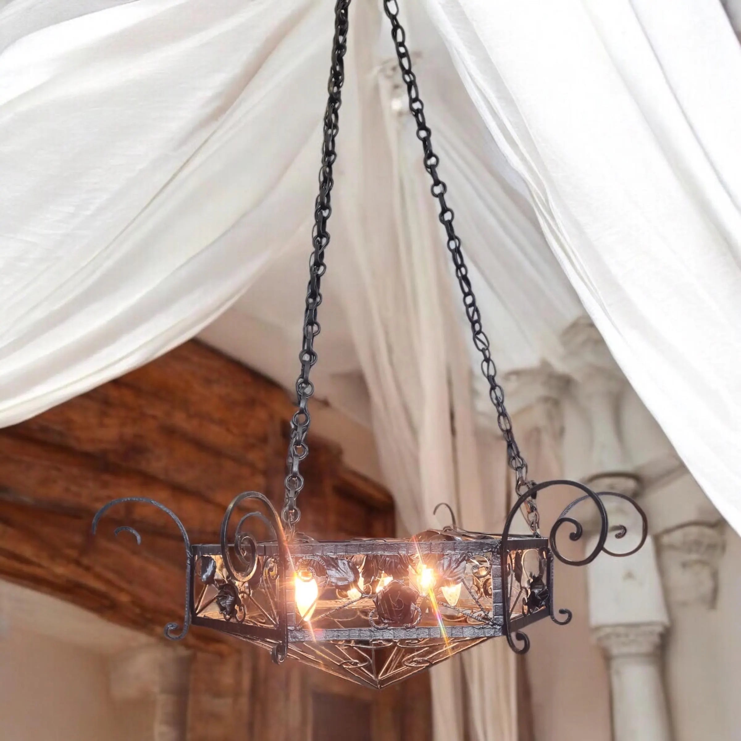 Lampadario italiano vintage 6 luci, stile medievale