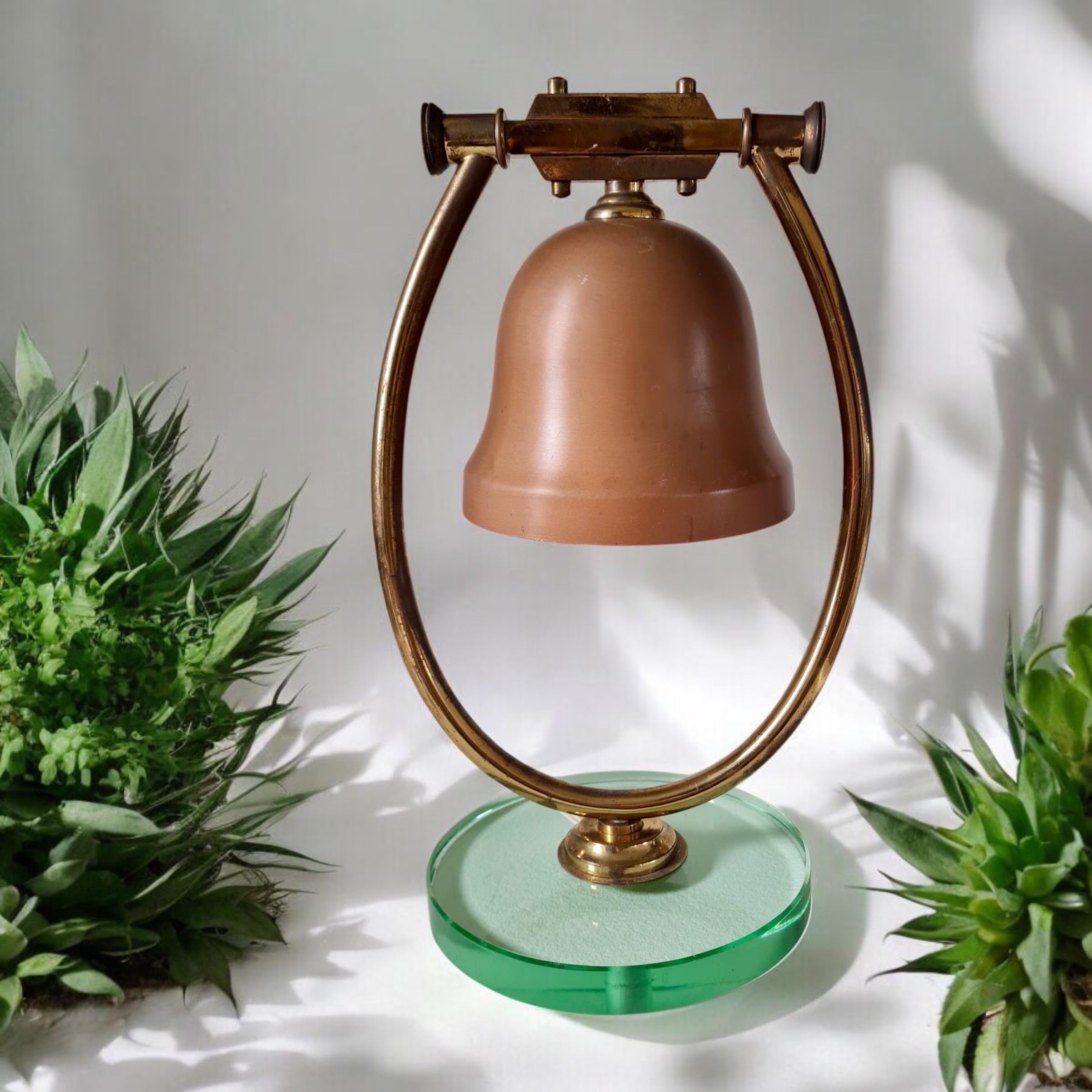 Lampada da tavolo, vecchia campanella da reception