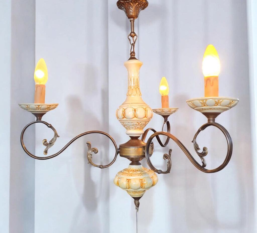 Lustre à trois bras en céramique et métal