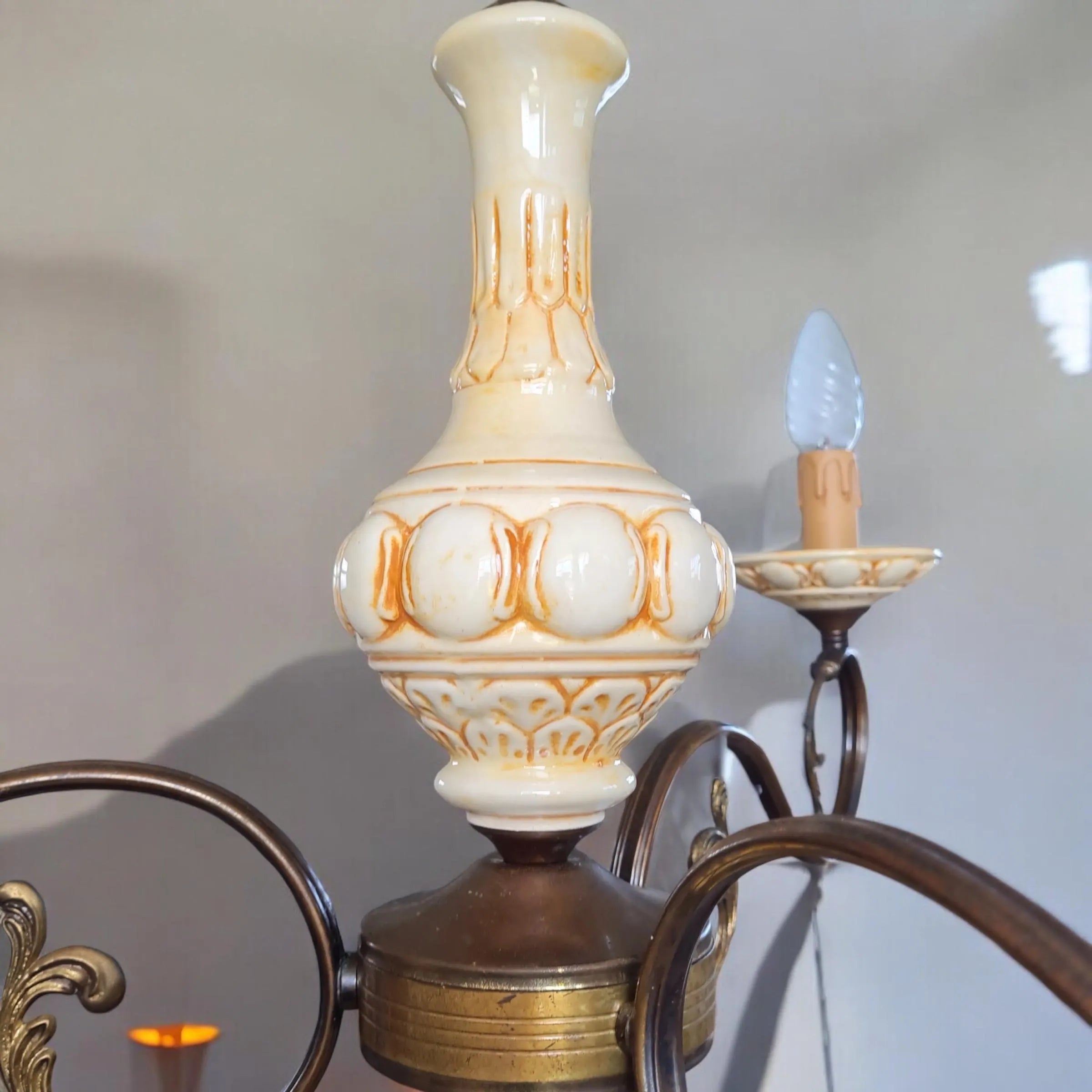 Lampadario 3 braccia in ceramica e metallo