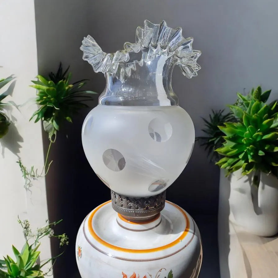 Lampe de table en céramique et en verre