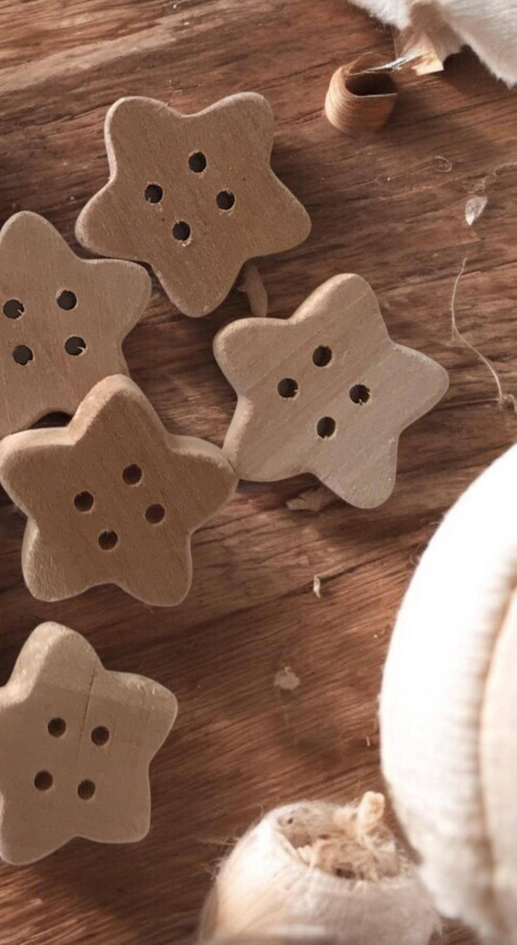 Multiple Handmade wooden buttons flower / star shaped LIGHT WOOD